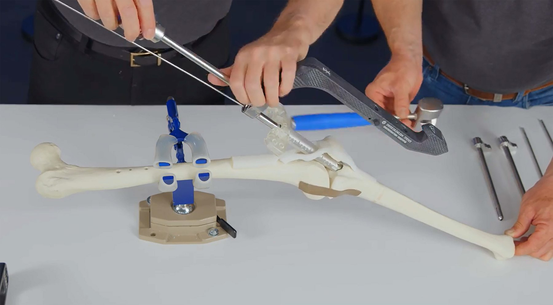 Strike instrument for intramedullary nail — image 3